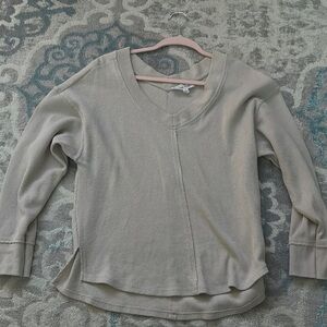 🌸4/$40🌸 Cozy Beige V-Neck Sweater